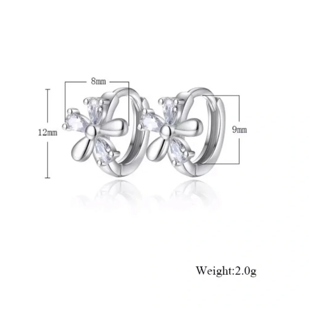 ๐ Silver Flower Huggie Hoop Earrings - Picture 4 of 5